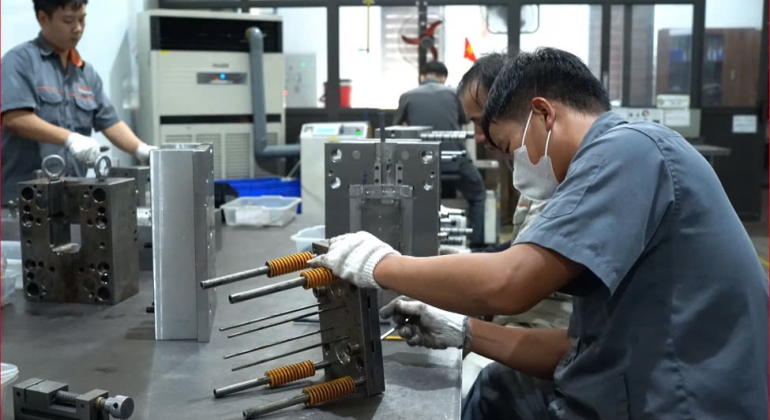 A Deep Dive into The CNC Machining Process at CNCTech